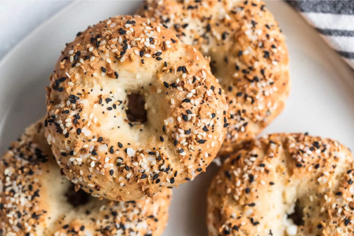 A plate of Healthy Greek Yogurt Bagels.