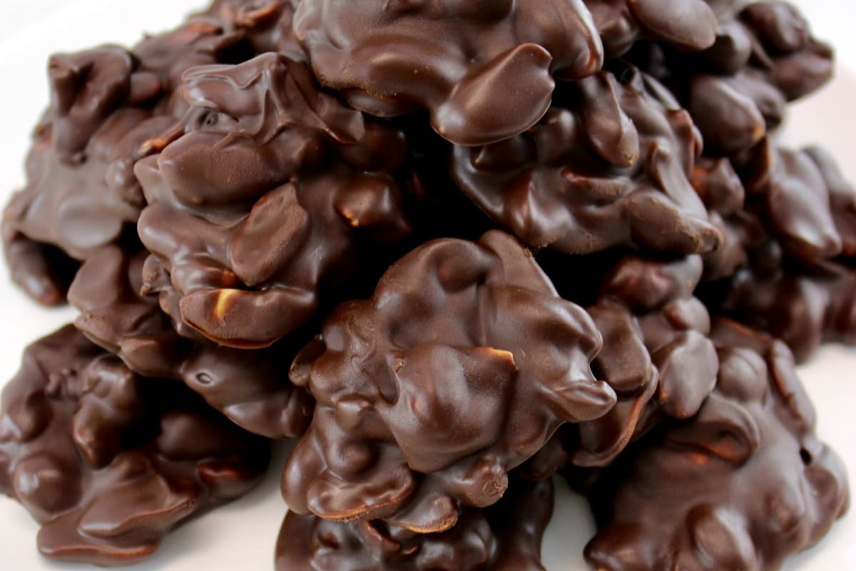 A plate of Keto Chocolate Peanut Clusters.