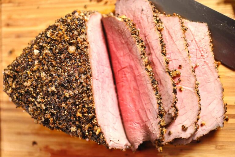 A plate of Pepper Crusted Roast Beef.