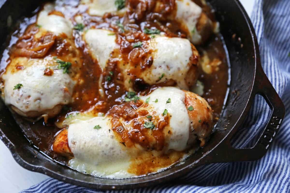 A pan of French Onion Chicken.