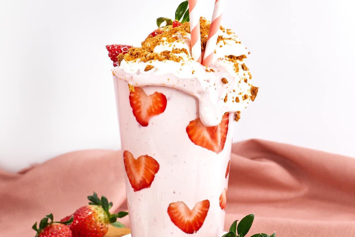 A glass of Strawberry Cheesecake Smoothie.