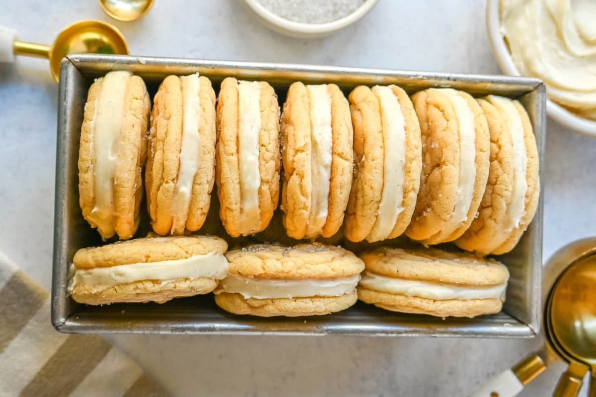 A dish of Sugar Sandwich Cookies.