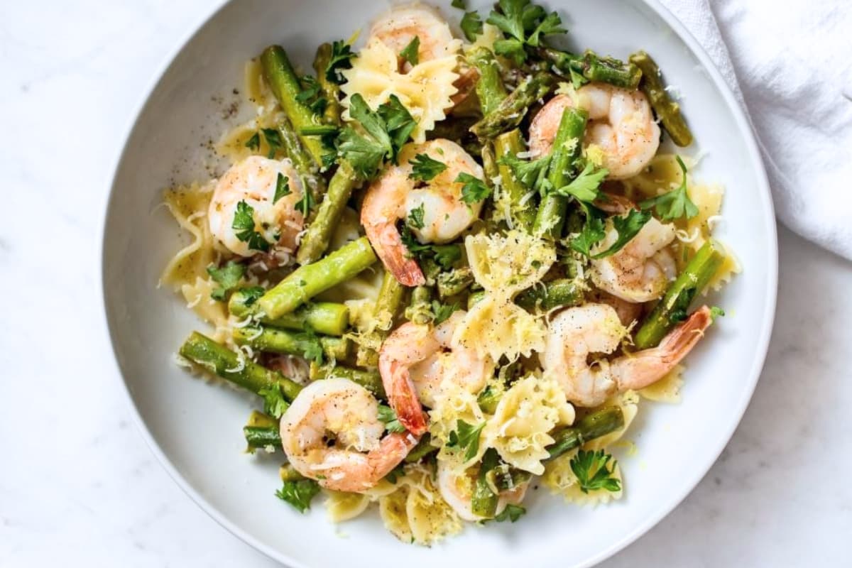 A dish of Healthy Shrimp and Asparagus Pasta.