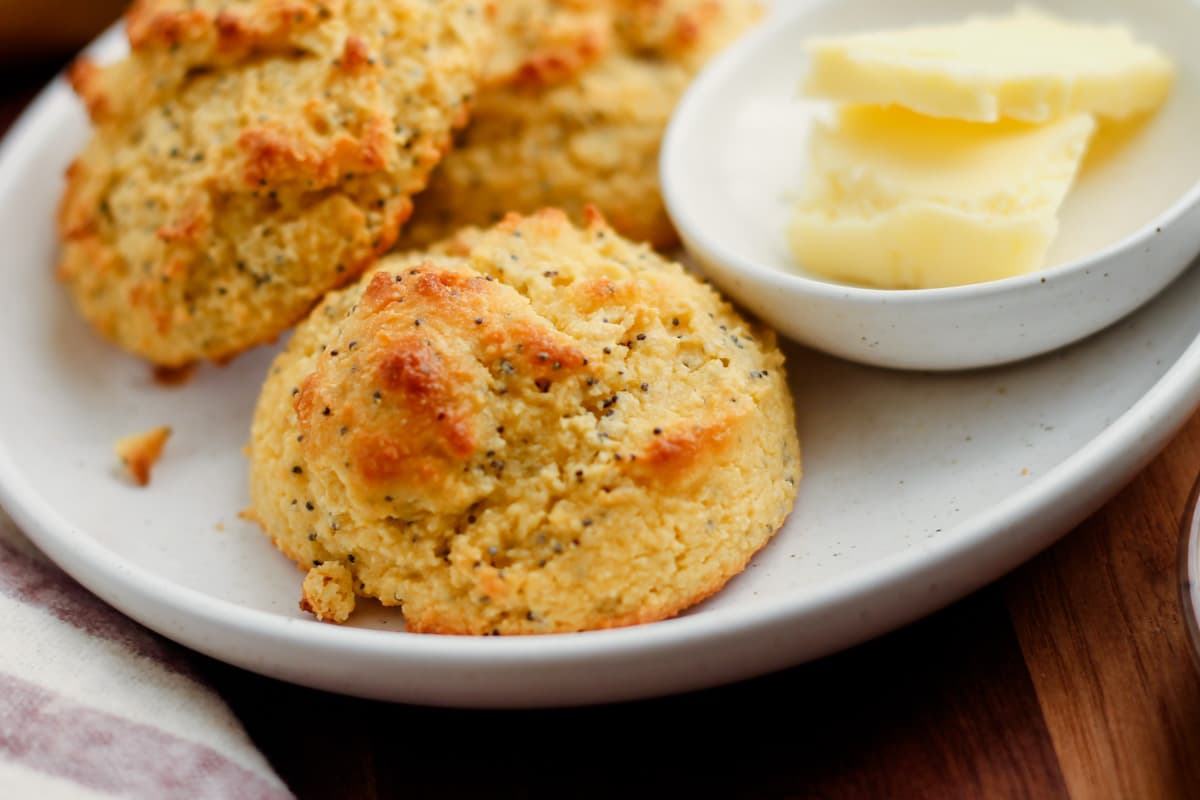 Almond flour rolls on a plate.