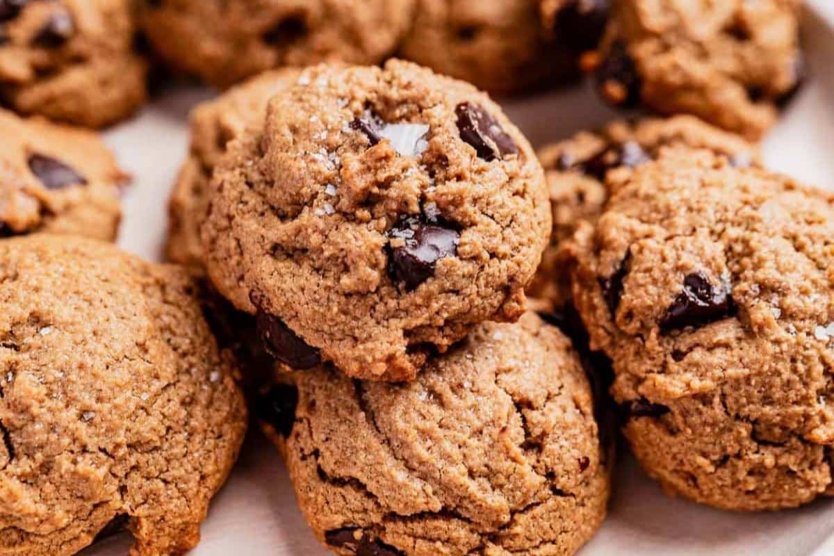 A dish of One Bowl Oat Flour Chocolate Chip Cookies.