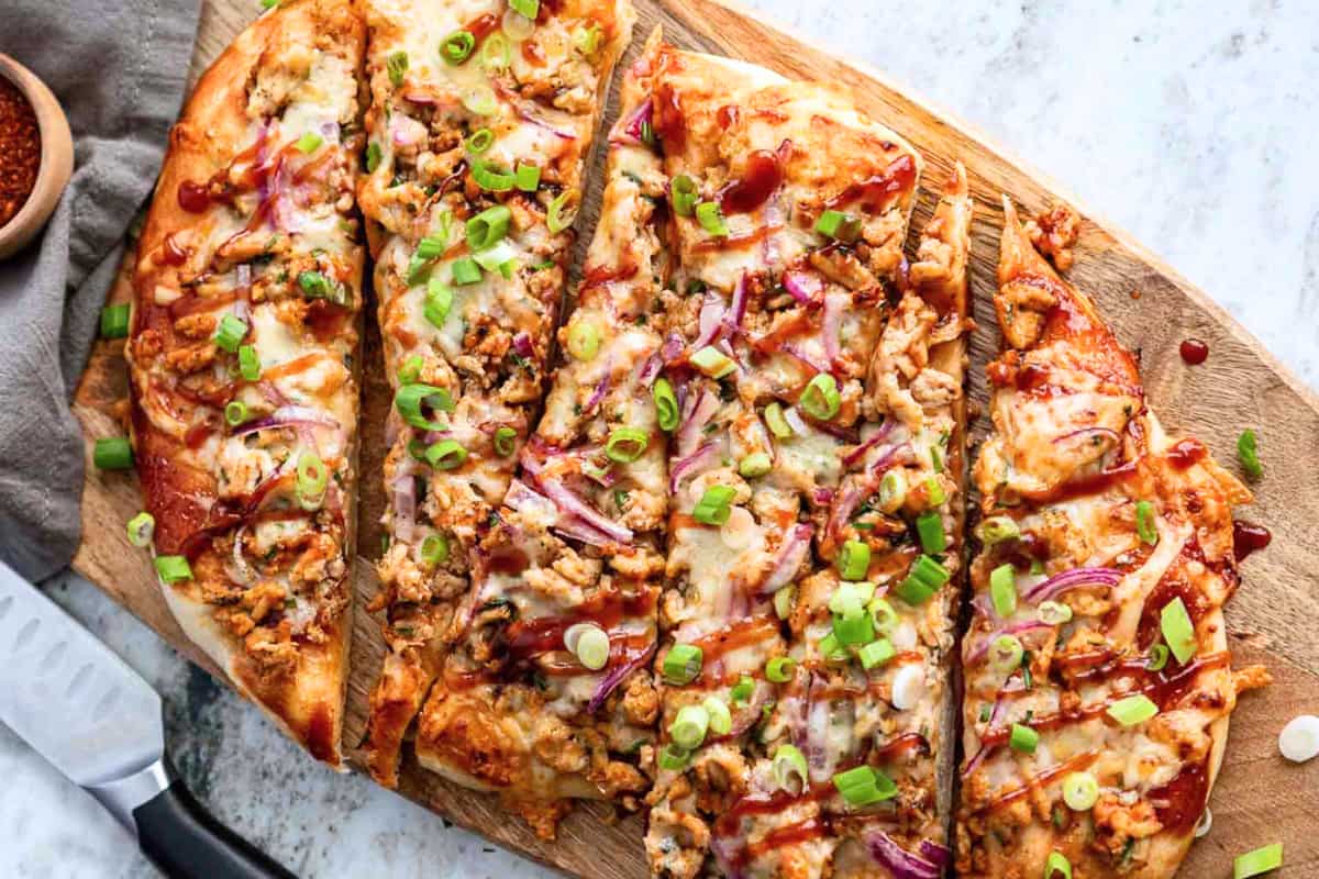 A tray of Barbecue Chicken Flatbread.