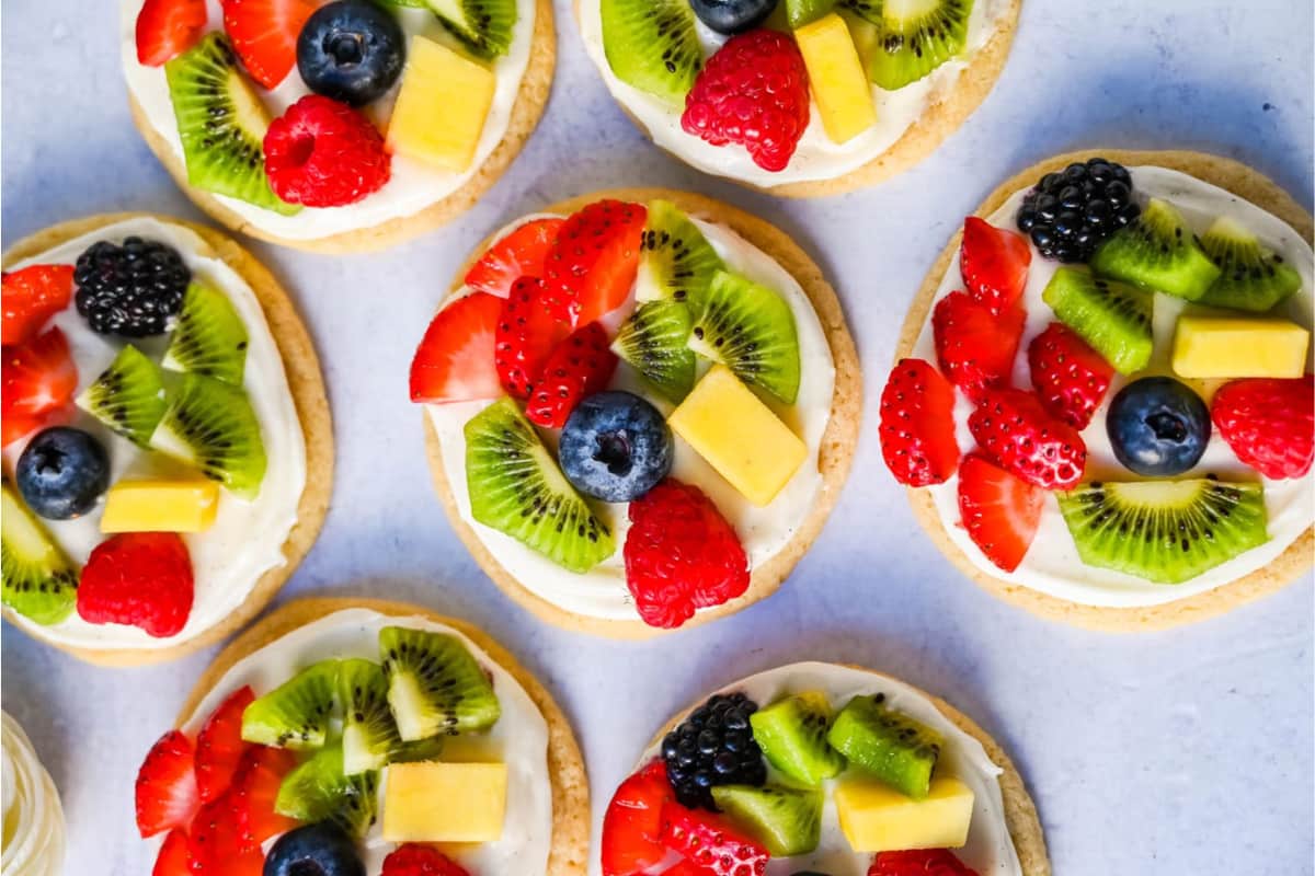 A plate of Fruit Pizza Cookies.