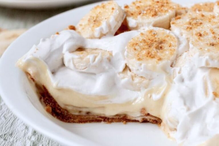 A dish of Banana Cream Pie.
