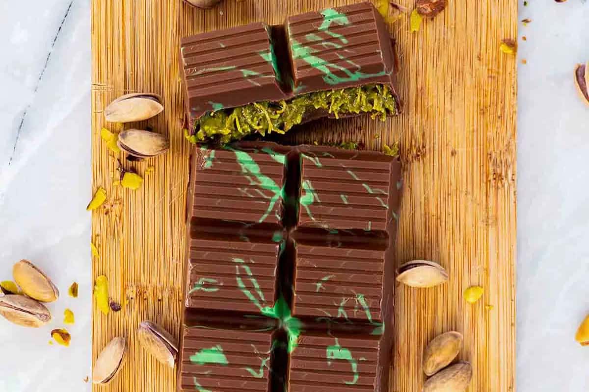 A plate of Dubai Chocolate Bar.