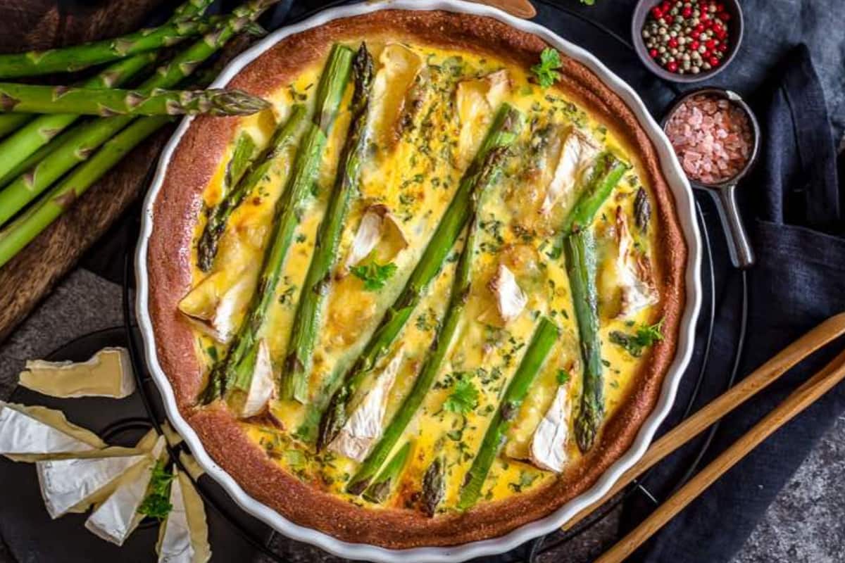 A dish of Easy Asparagus Keto Quiche.