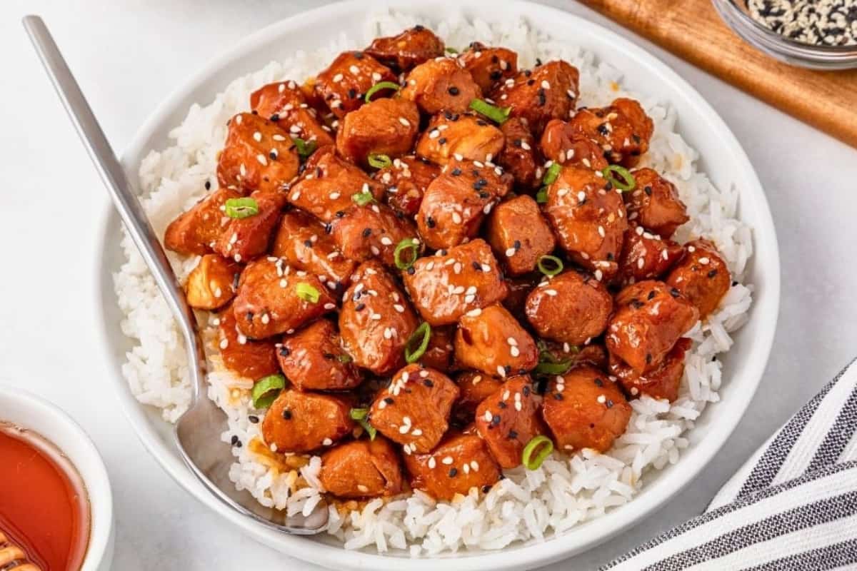 A bowl of Slow Cooker Honey Garlic Chicken.