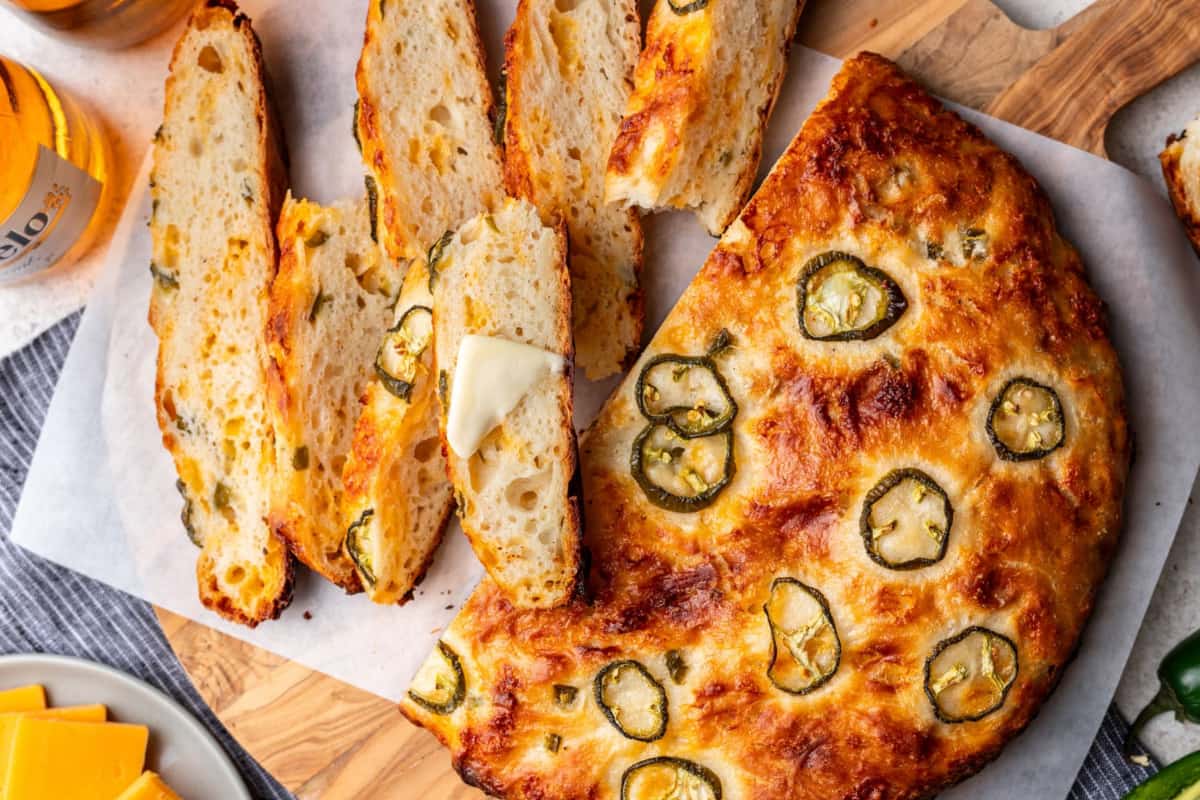 A plate of No Knead Cheddar Jalapeño Bread.