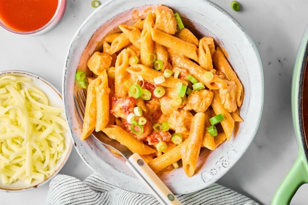 A plate of Buffalo Chicken Pasta.