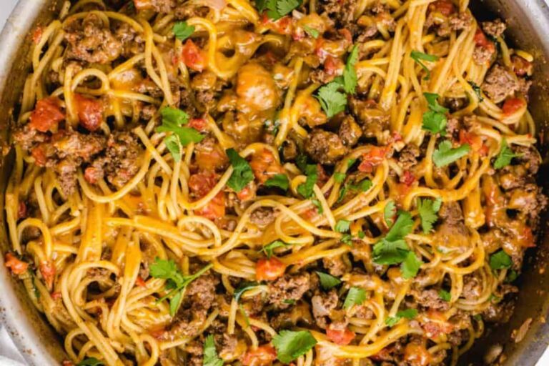 A dish of Taco Spaghetti.
