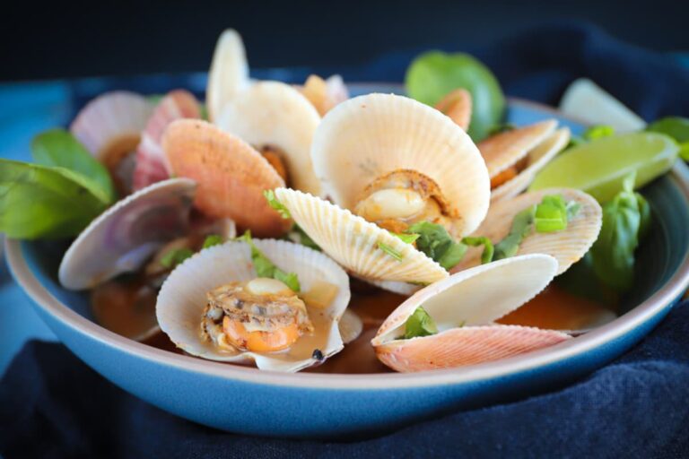A bowl of Creamy Scallop Curry.