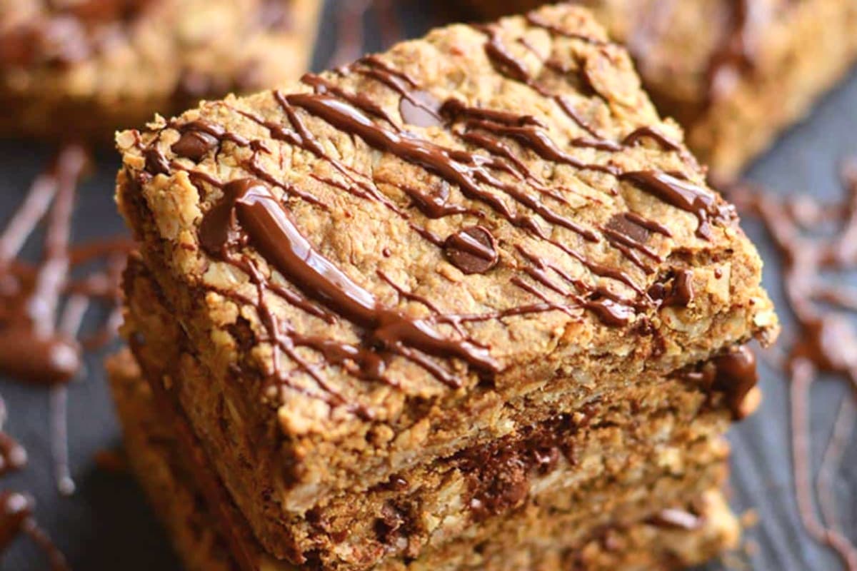A plate of Peanut Butter Chocolate Chip Granola Bars.