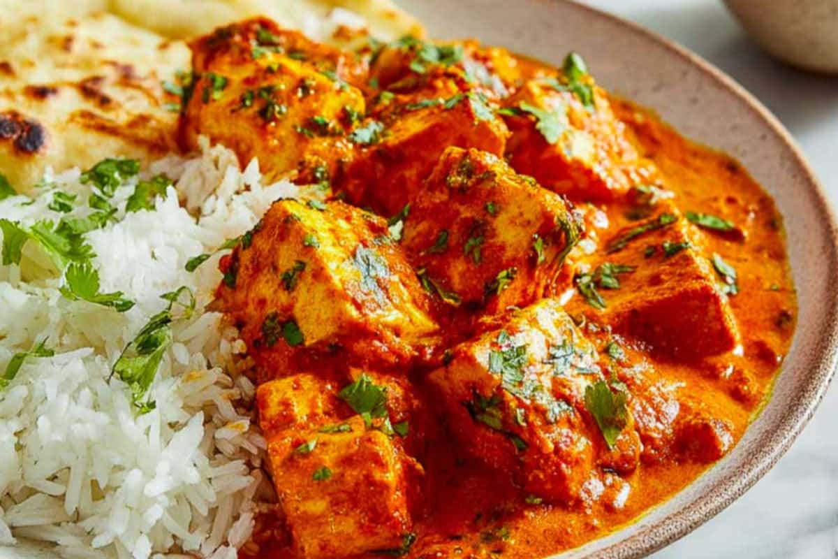 A plate of Crockpot Vegan Tofu Tikka Masala.