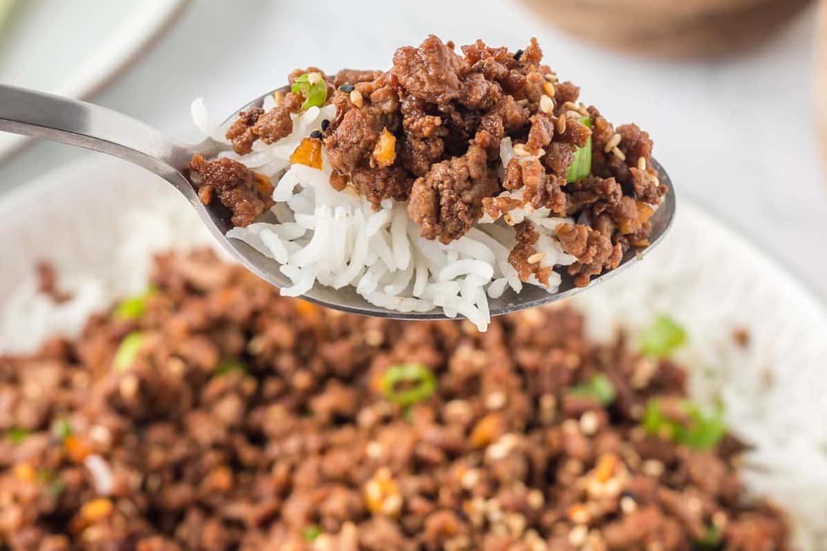 A dish of Korean Beef Bowl.