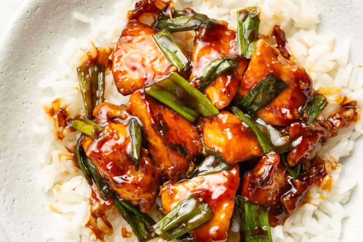 A dish of Easy Mongolian Chicken.