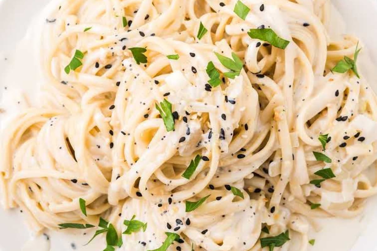 A dish of Everything Bagel Pasta.