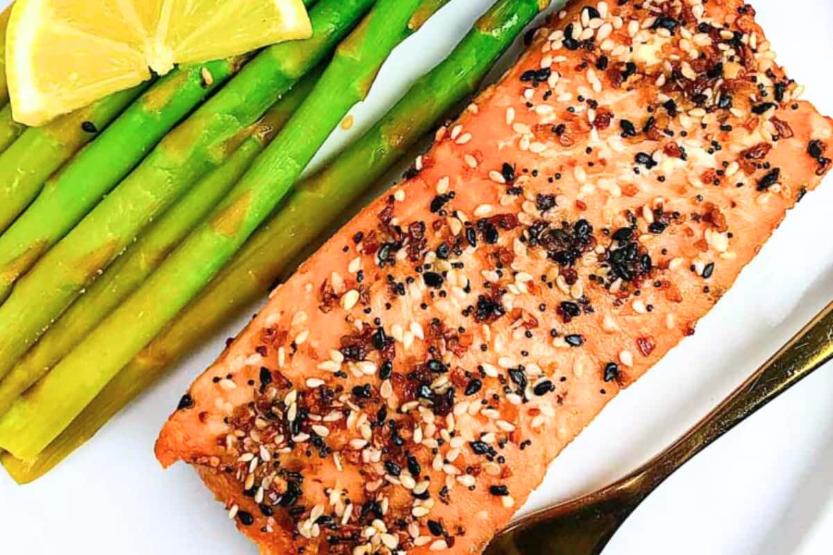 A plate of Air Fryer Everything Bagel Salmon.