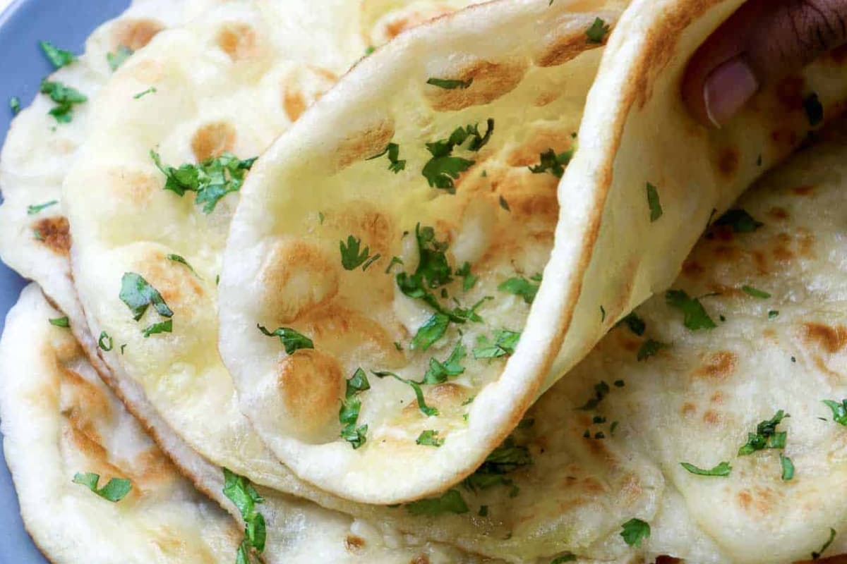 A plate of Garlic Butter Naan.