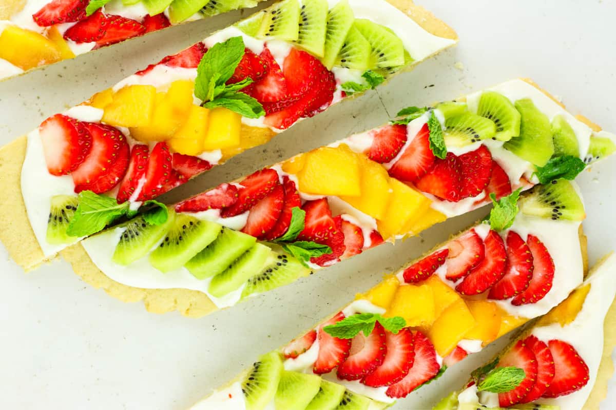 A dish of Cottage Cheese Fruit Pizza.