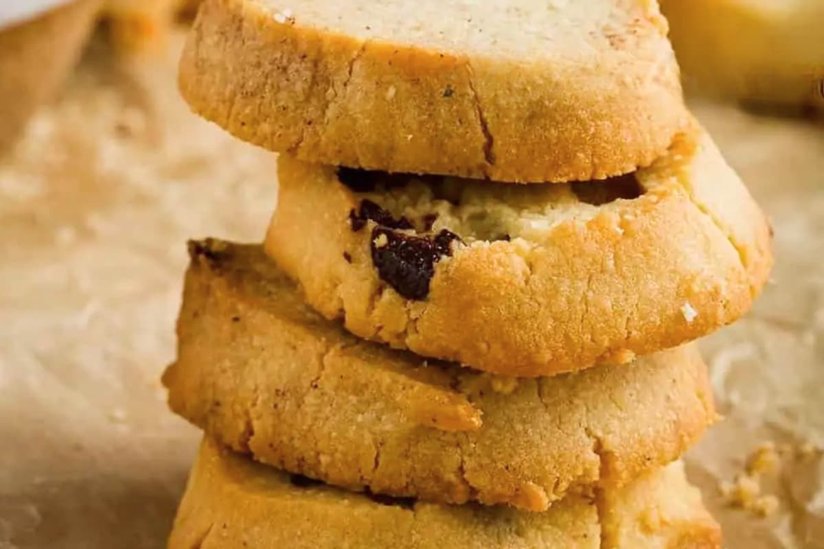 A plate of 3-Ingredient Almond Flour Cookies.