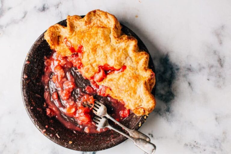 A dish of Strawberry Rhubarb Pie.