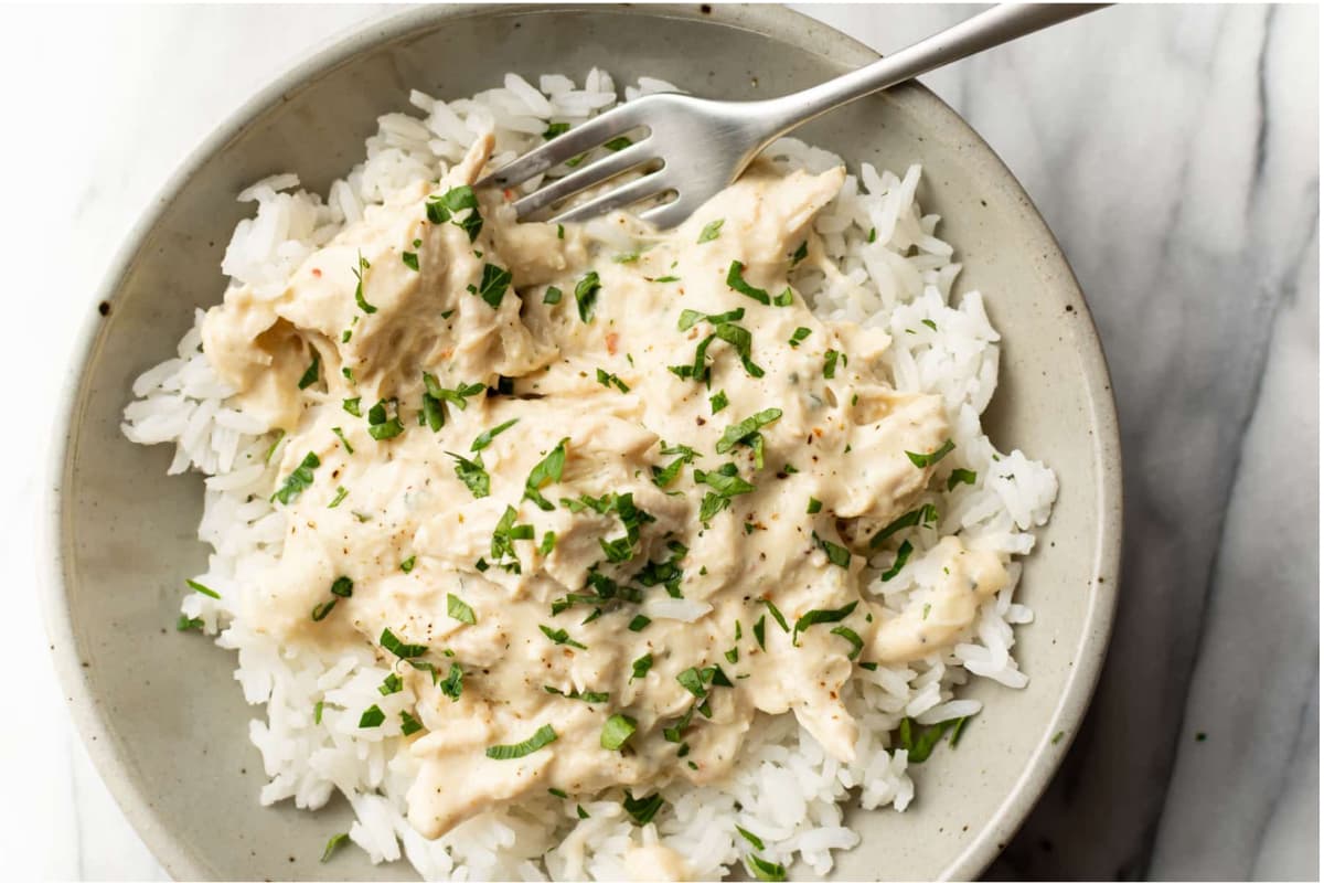 A dish of Crockpot Italian Chicken.
