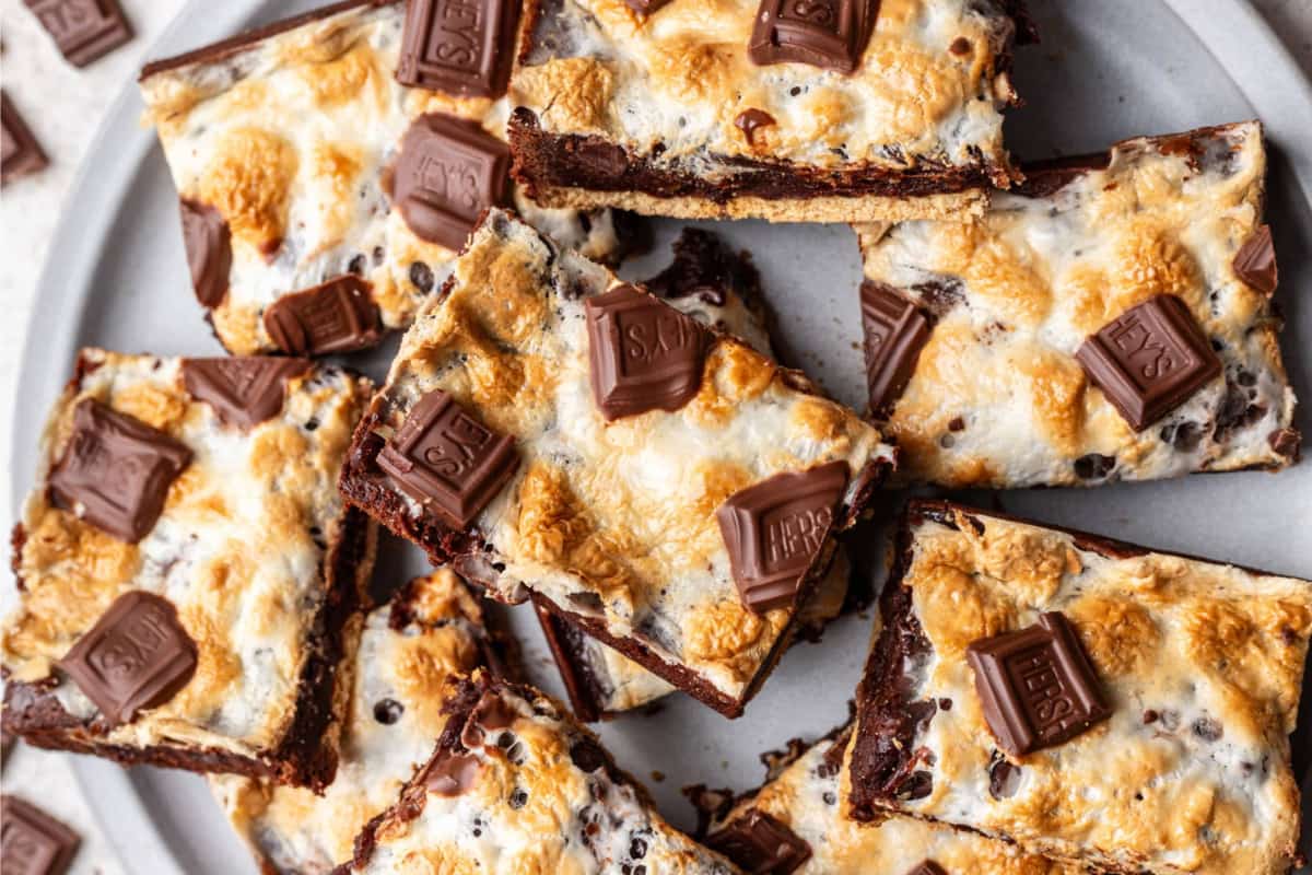A dish of S’mores Brownies.