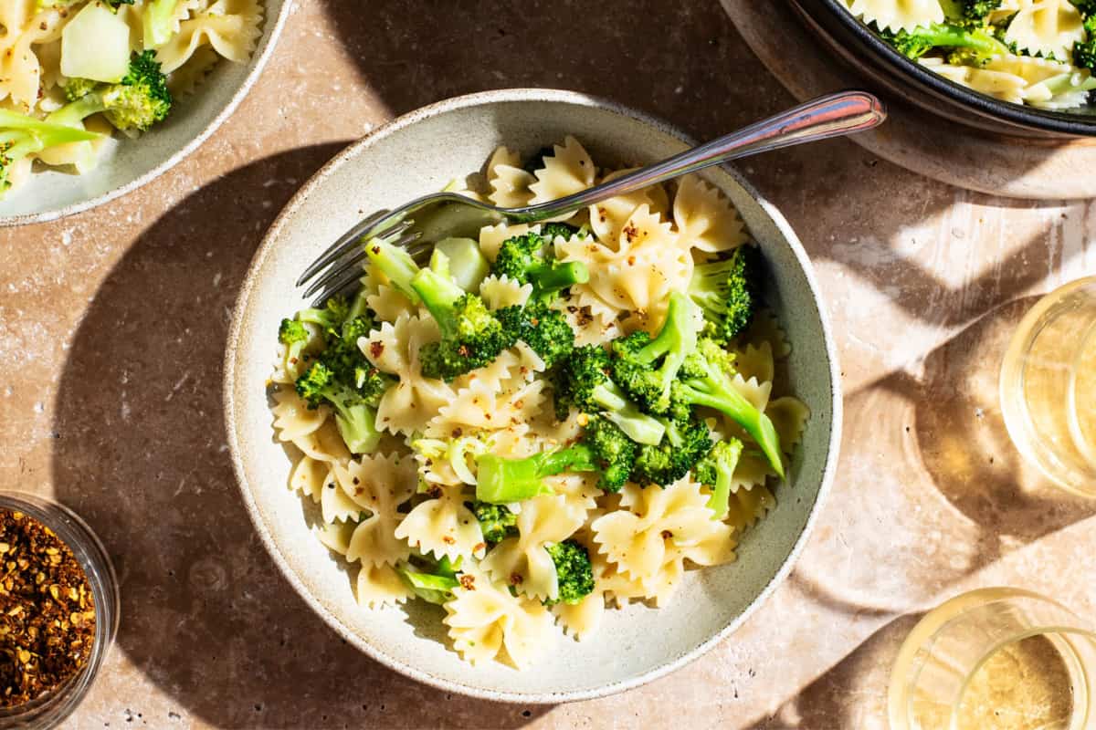 A dish of Lemon Broccoli Pasta.