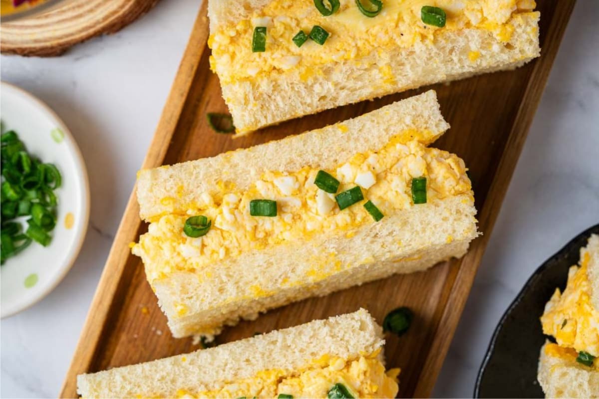 A plate of Japanese Egg Sandwich.