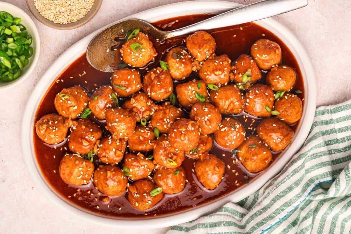 A dish of Gochujang Chicken Meatballs.