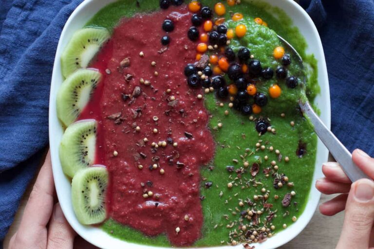 A bowl of Spinach Kiwi Green Smoothie Bowl.