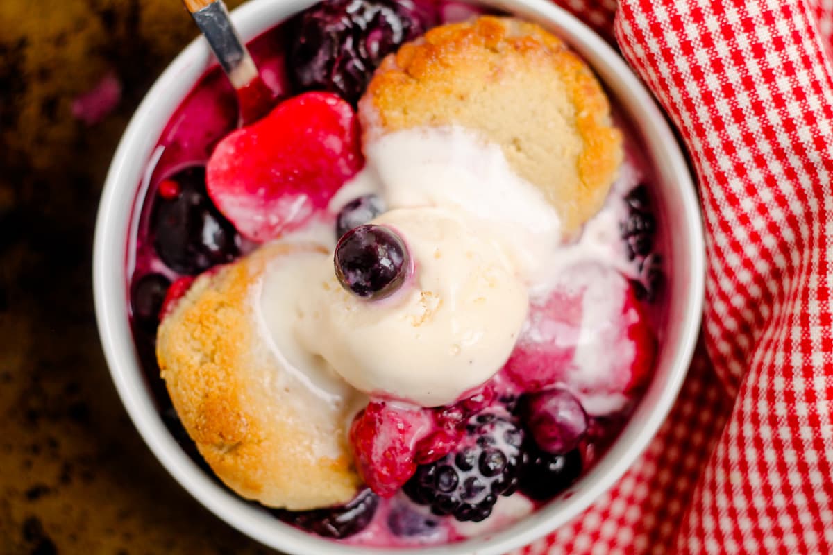 A dish of 2 ingredient berry cobbler.