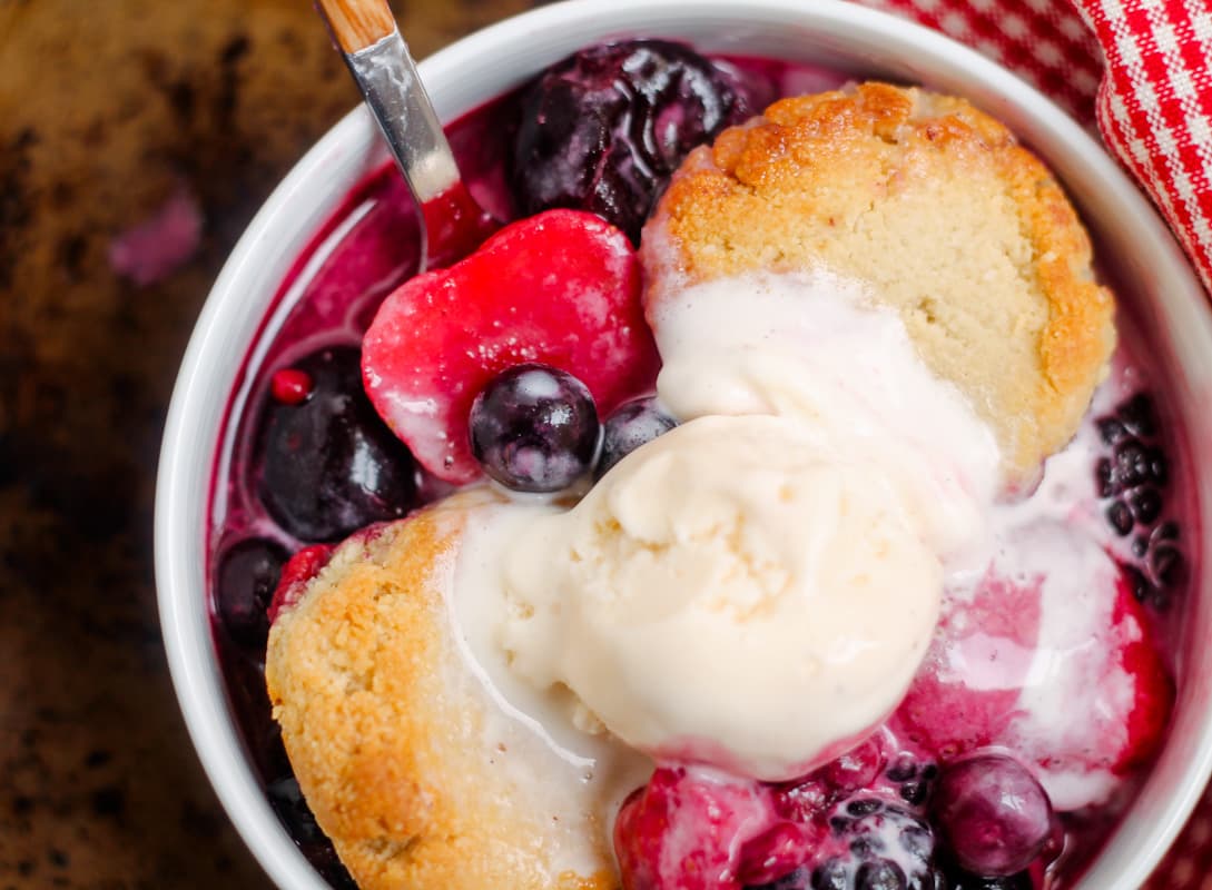 A dish of 2 ingredient berry cobbler.