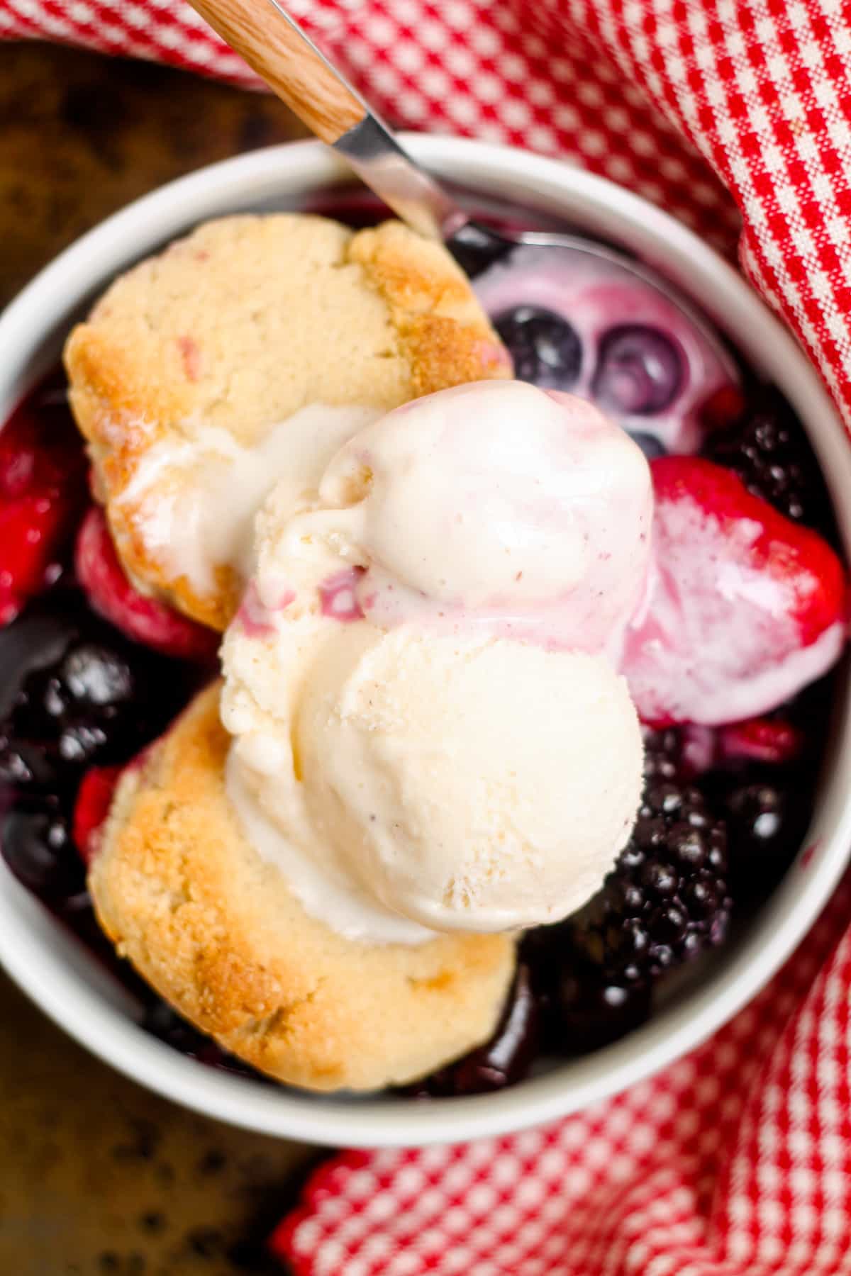 A dish of 2 ingredient berry cobbler.