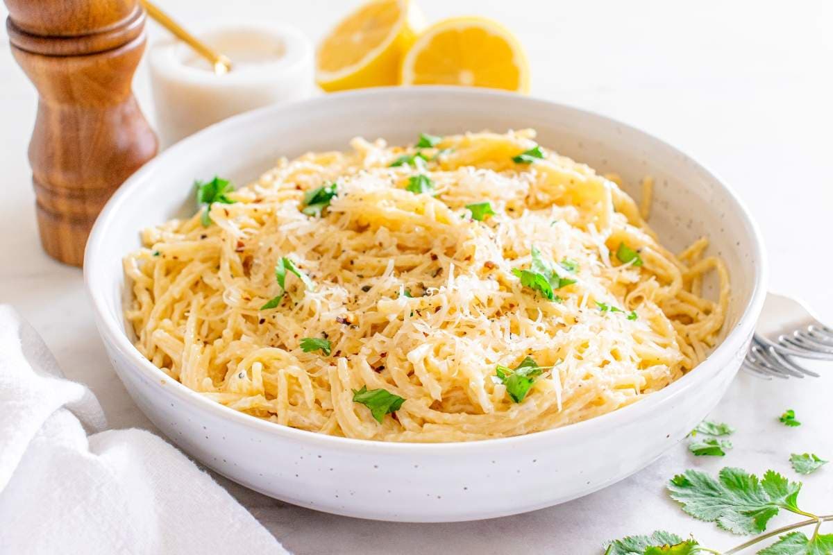 A bowl of Creamy Lemon Pasta.