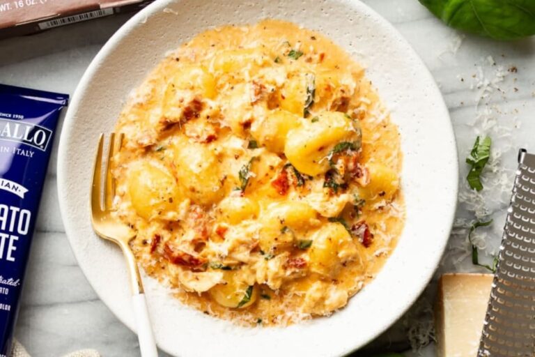 A bowl of Marry Me Chicken Gnocchi.