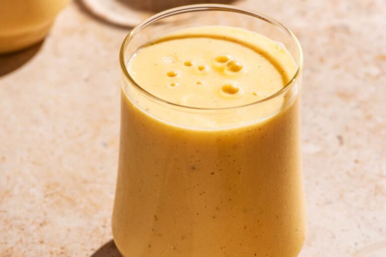 A glass of Cantaloupe Smoothie.