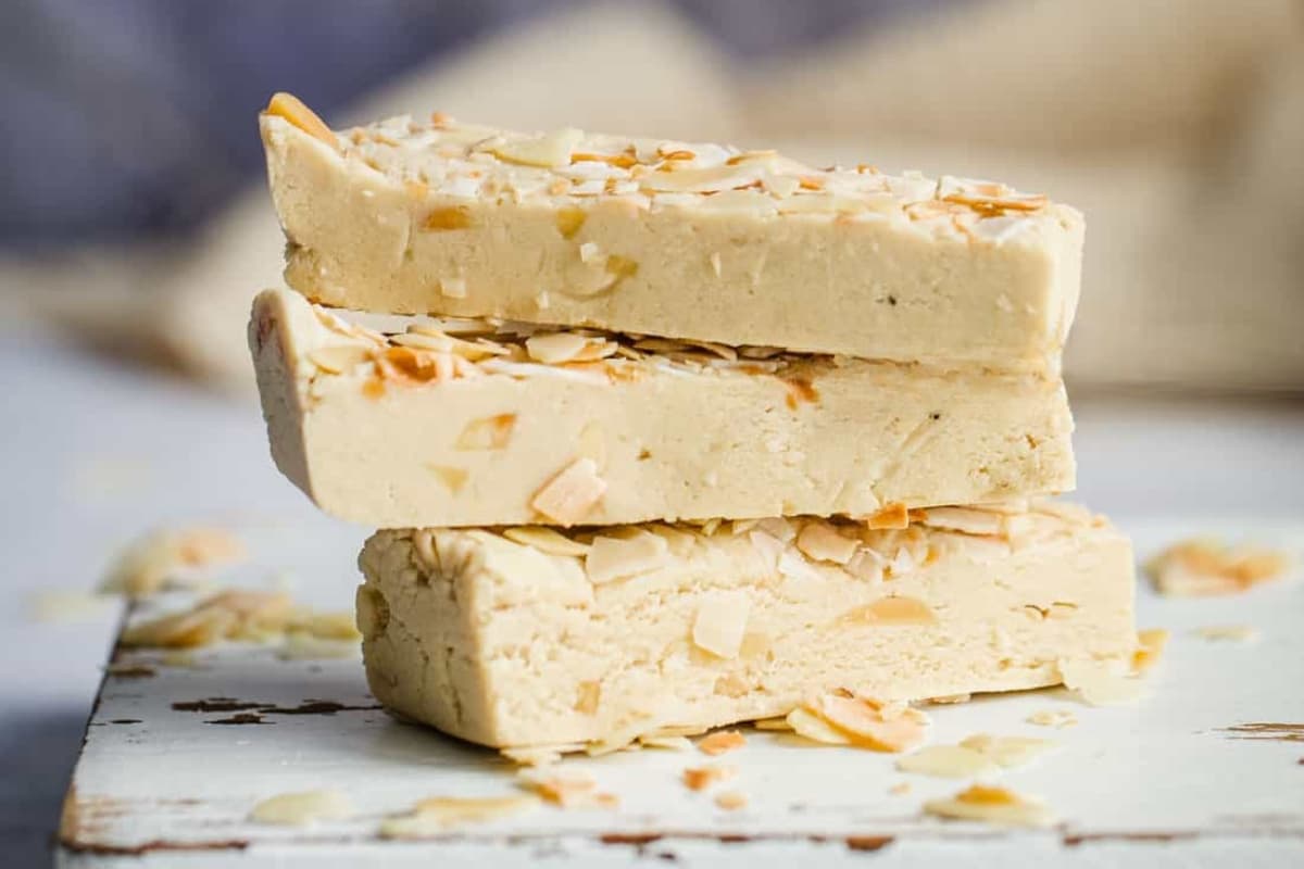 A plate of No Bake Keto Protein Bars.