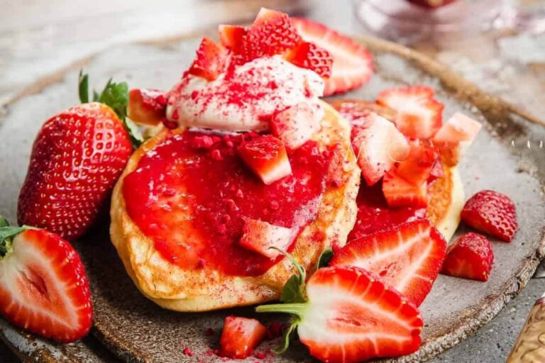 A dish of Fluffy Keto Pancakes.