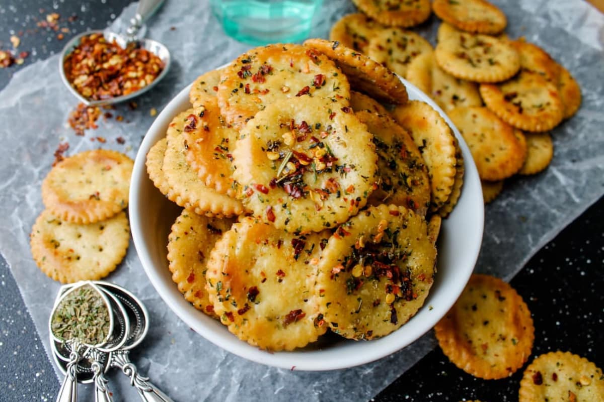 No-bake Alabama fire crackers seasoned with herbs and red pepper flakes.