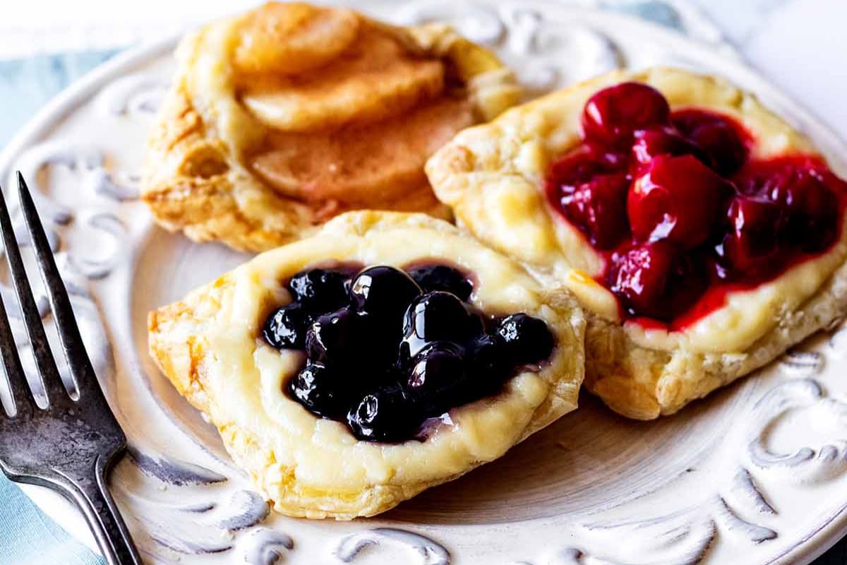 A dish of Easy Breakfast Cheese Danish.